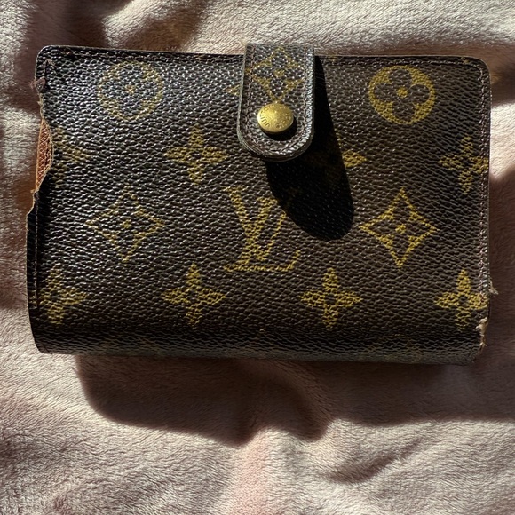 Louis Vuitton Handbags - Ladies Vintage LV wallet with coin holder it’s in GUC it’s in good shape